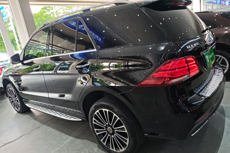 奔驰GLE 2018款 GLE 400 4MATIC 臻藏版车身外观6003