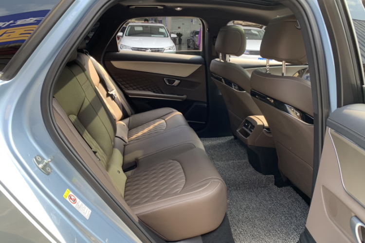 比亚迪 汉 2023款 DM-i 冠军版 121KM 尊贵型中控内饰7006