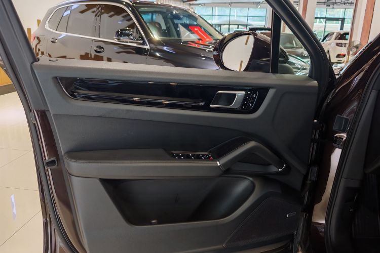 保时捷 2019款 Cayenne 3.0T中控内饰7002
