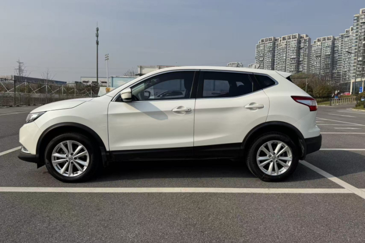 日产 逍客 2016款 2.0L CVT精英版车身外观6005