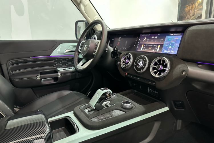 坦克300 2023款 2.0T 铁骑02中控内饰7005