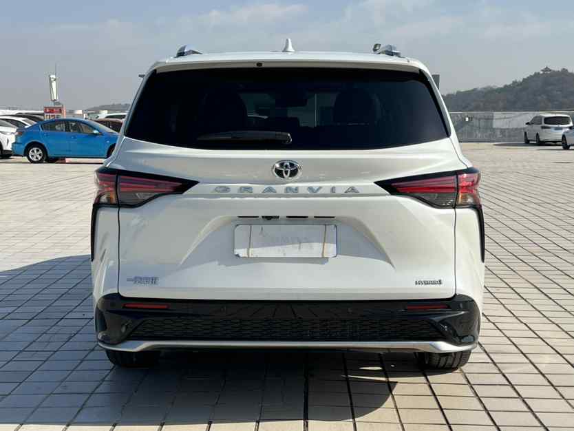 丰田 格瑞维亚 2023款 2.5L混动 尊贵PLUS版(2)