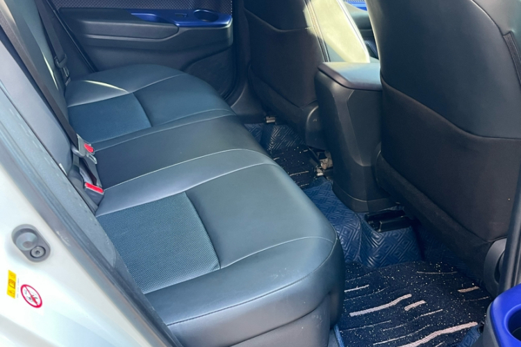 丰田C-HR 2020款 2.0L 领先版中控内饰7015