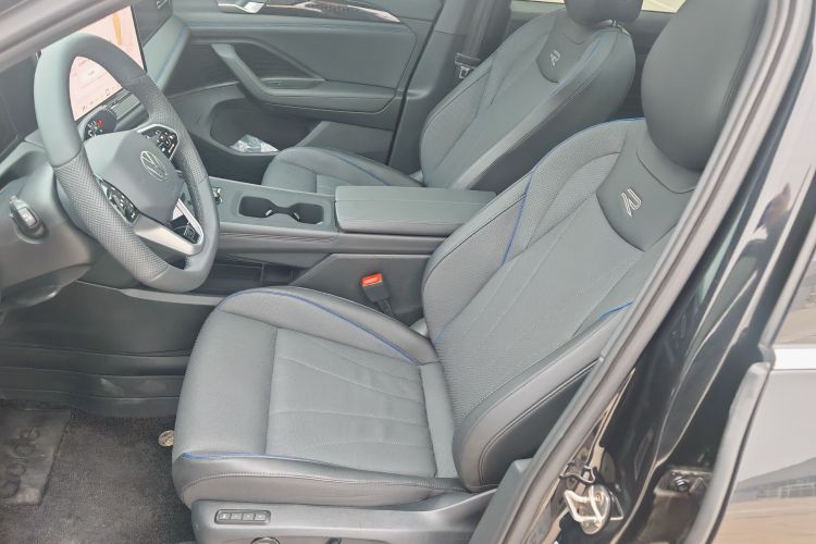 大众 途观L 2025款 PRO 380TSI 两驱 R-Line 智领版局部细节19