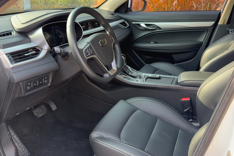 吉利汽车 帝豪 2018款 1.5L CVT向上互联版中控内饰7003