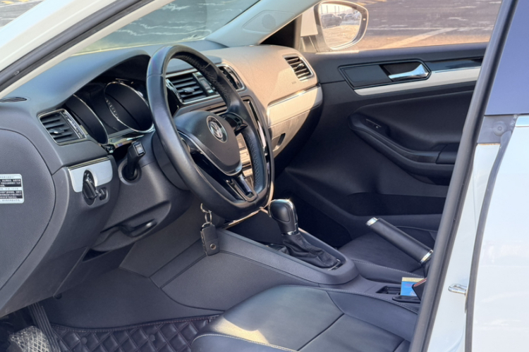 大众 速腾 2016款 230TSI 25周年纪念版中控内饰7006