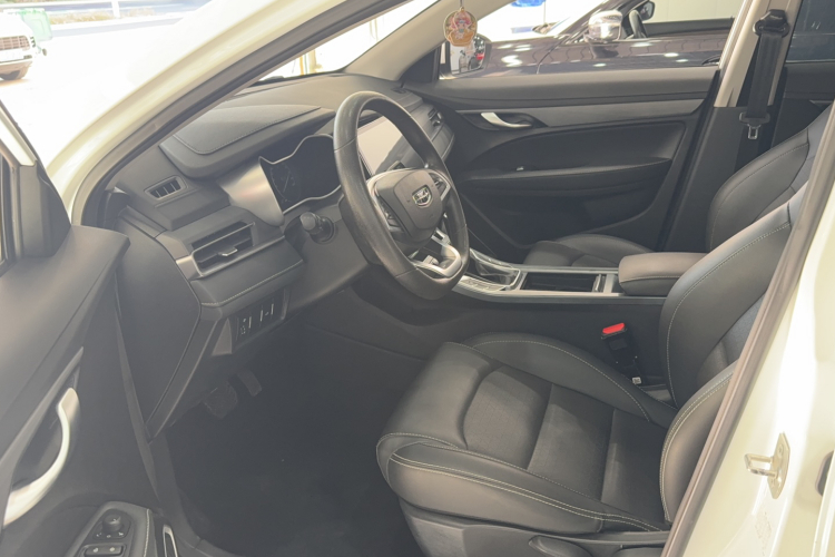 吉利汽车 帝豪 2021款 UP 1.5L CVT豪华型中控内饰7001