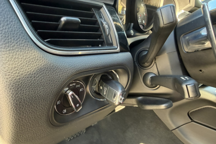 保时捷 2017款  Macan 2.0T中控内饰7005