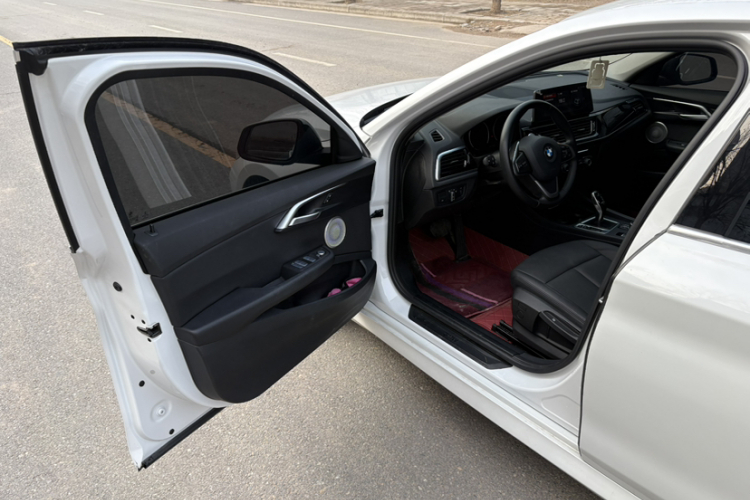 宝马1系 2022款 120i M运动版中控内饰7003