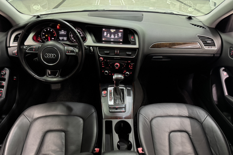 奥迪A4L 2015款 35 TFSI 自动舒适型中控内饰7003