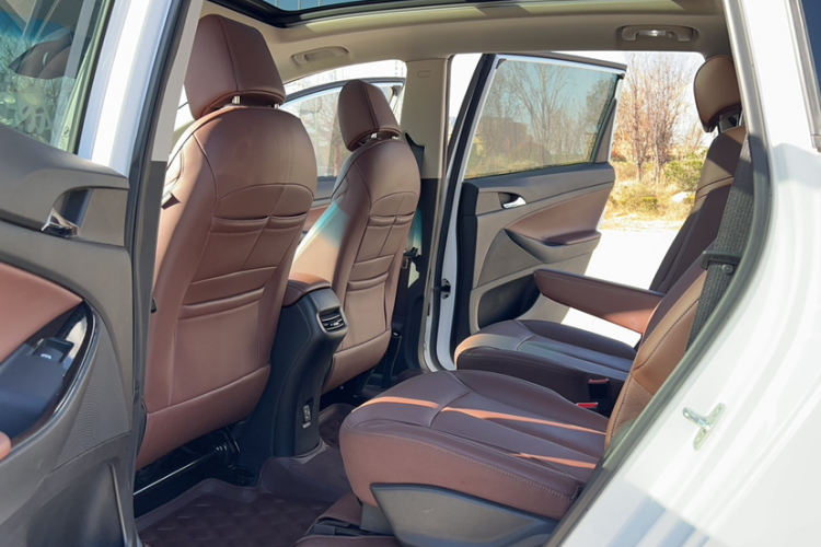 别克GL6 2019款 18T 6座互联豪华型 国V中控内饰7001