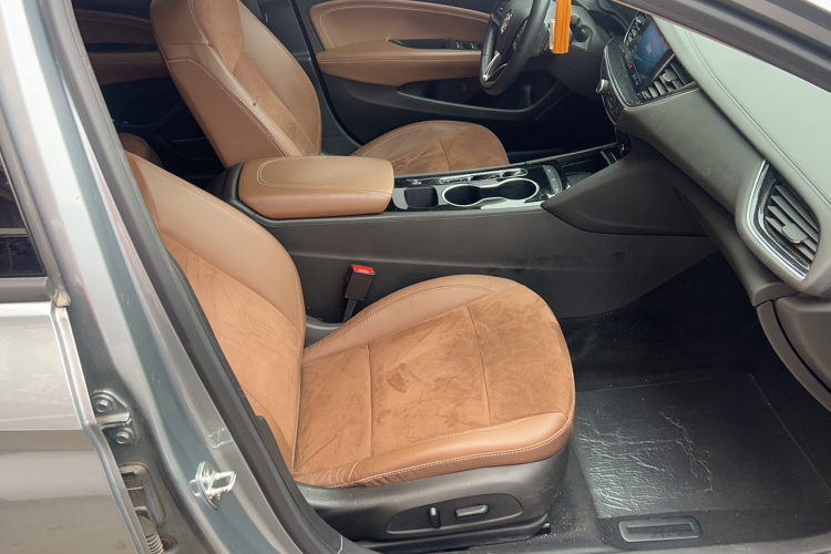 别克 君威 2023款 652T 智享型局部细节41