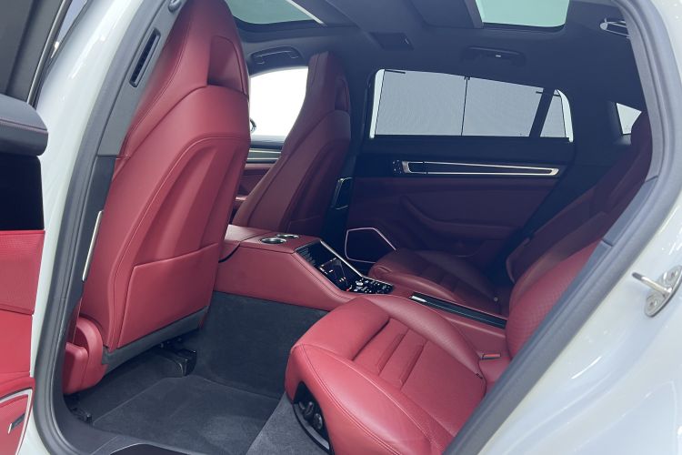 保时捷 2023款 改款 Panamera 4 行政加长铂金版 2.9T中控内饰7006