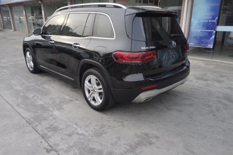 奔驰GLB 2020款 改款 GLB 200 动感型车身外观6003