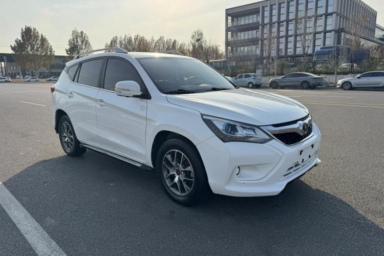 比亚迪 宋 2016款 盖世版 1.5TID 自动精英型车身外观6005