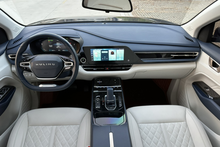 五菱汽车 五菱凯捷 2023款 2.0L DHT奢享型中控内饰7004