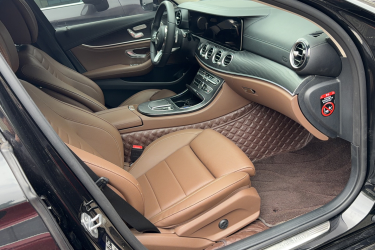 奔驰E级 2019款 E 200 L 运动型局部细节41