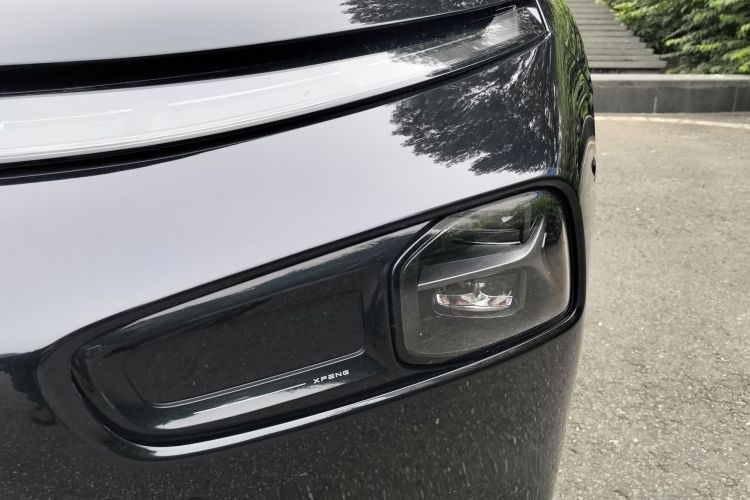 小鹏P7 2024款 P7i 550 Pro车身外观6006