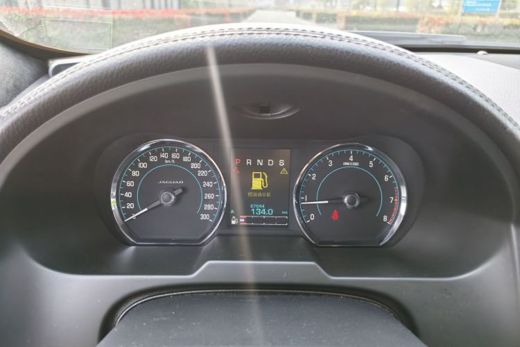 捷豹XF 2015款 XF 3.0 SC R-Sport 豪华版中控内饰15