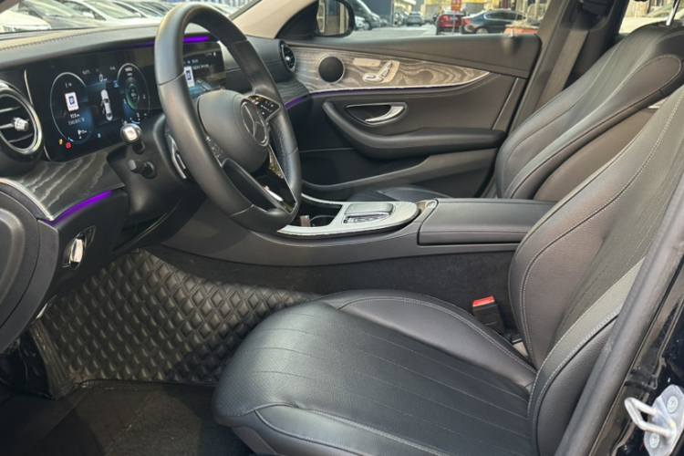 奔驰E级 2021款 E 300 L 时尚型中控内饰7004