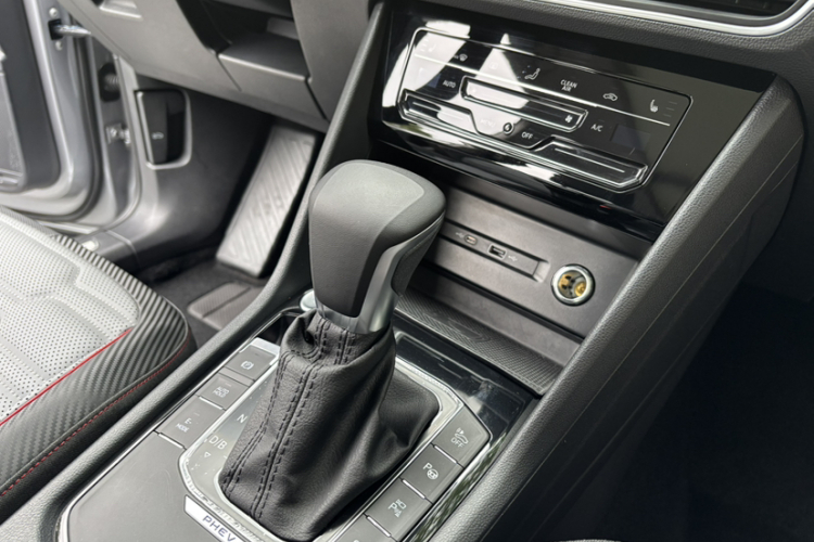 大众 途观L新能源 2023款 430PHEV 插电混动旗舰版中控内饰7010