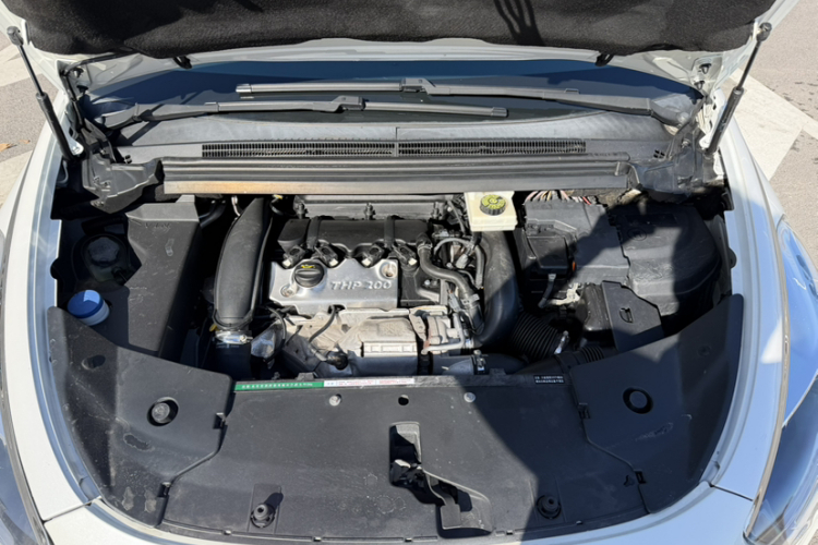 DS 5 2013款 1.6T 雅致版THP200局部细节24