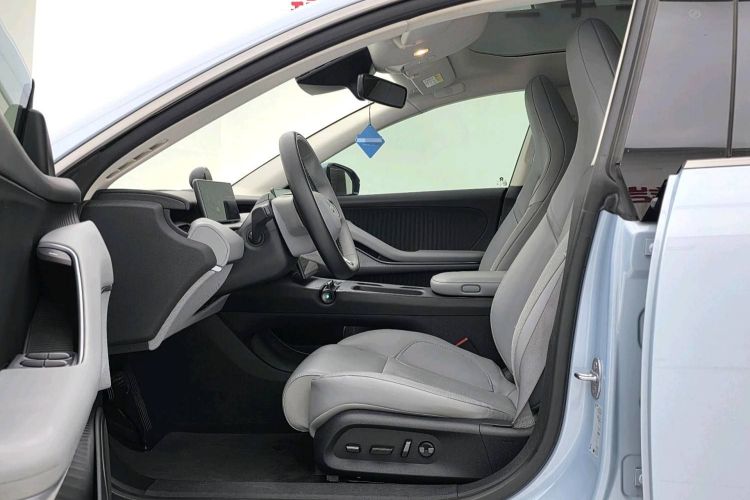 蔚来ET5 2022款 75kWh中控内饰7003