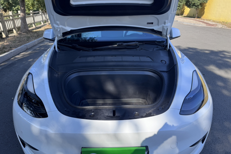 特斯拉 Model Y 2022款 Performance高性能全轮驱动版局部细节24