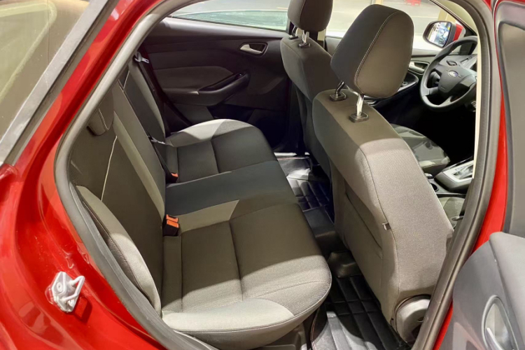 福特 福克斯 2012款 两厢 1.6L 自动舒适型中控内饰7004