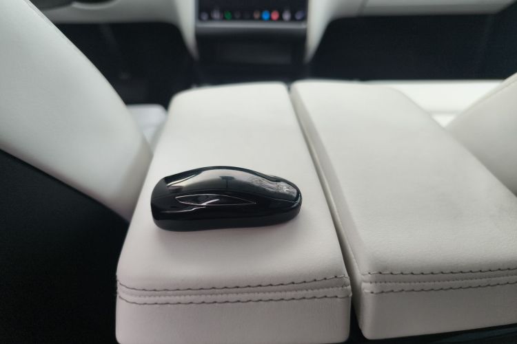 特斯拉 Model X 2019款 长续航版中控内饰7004