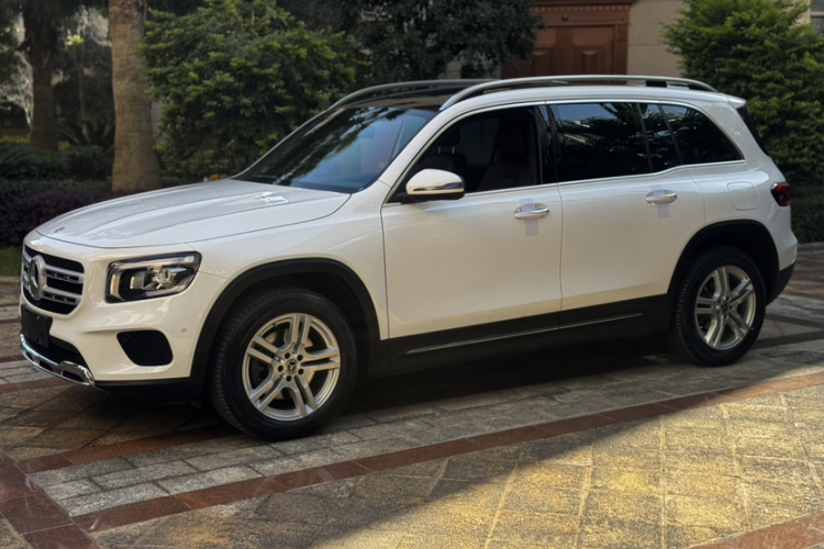 奔驰GLB 2023款 GLB 220 动感型车身外观6006