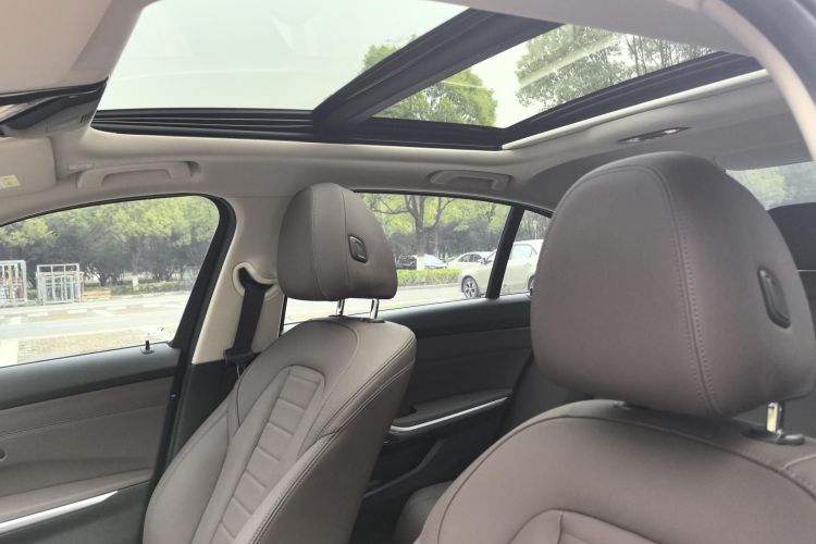 宝马3系 2020款 改款 325Li M运动曜夜套装中控内饰7006