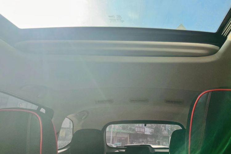 SWM斯威汽车 SWM斯威X7 2017款 1.5T 自动智享型 7座局部细节22