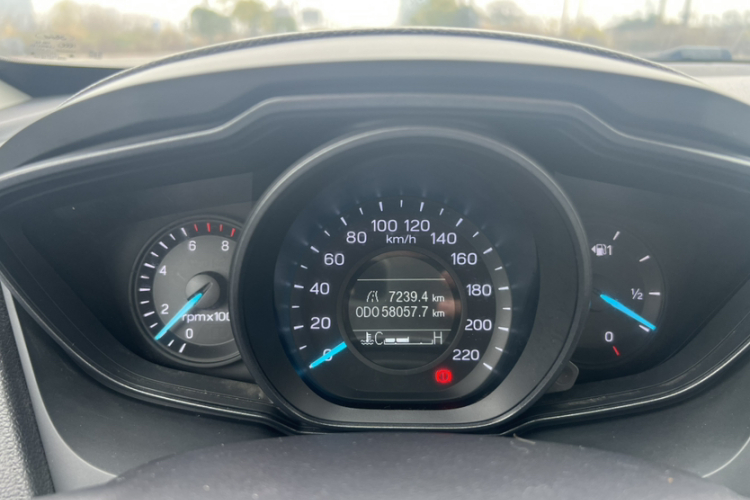 福特 福睿斯 2019款 改款 1.5L 手动质享型（胎压监测） 国VI中控内饰15