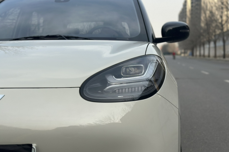 五菱汽车 五菱缤果 2023款 203km 轻享款车身外观6005