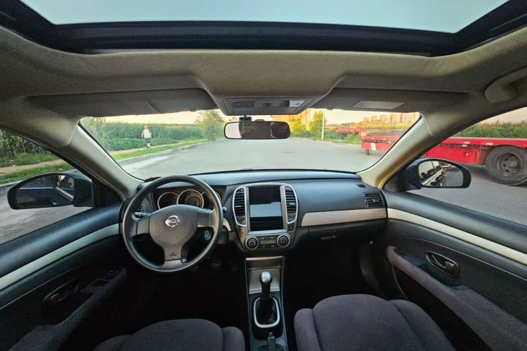 日产 轩逸 2016款 经典 1.6XE 手动领先版中控内饰7001