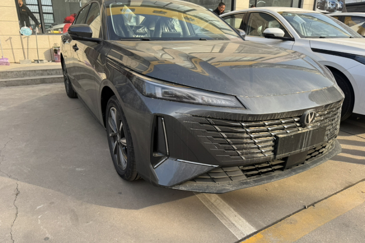 长安 逸动 2025款 蓝鲸 1.5T 500Bar尊贵型车身外观6002