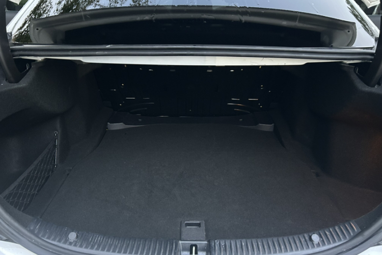 奔驰C级 2020款 改款 C 200 L 时尚型运动版中控内饰7008