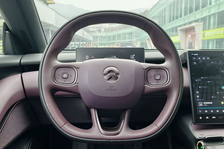 蔚来ET5 2022款 75kWh中控内饰7010