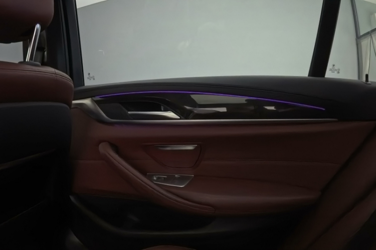 宝马5系 2019款 改款 530Li 领先型 M运动套装中控内饰7004