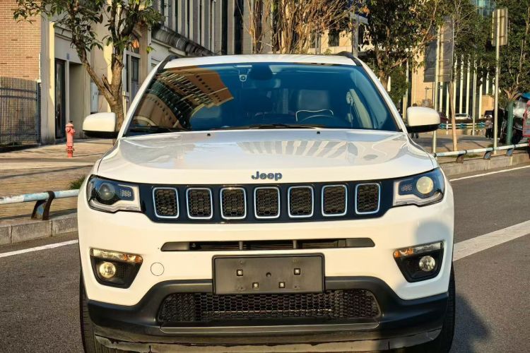 Jeep 指南者 2020款 220T 自动精英版车身外观6001