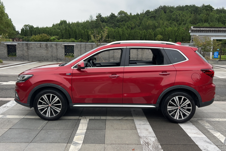 荣威RX5 2020款 20T 自动4G互联超越旗舰版车身外观6011