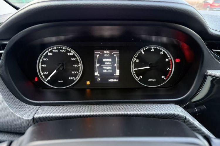 奇瑞 艾瑞泽5 2019款 改款PRO 1.5L CVT青春版 国VI中控内饰15