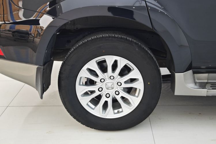 江铃 驭胜S350 2016款 2.0T 自动两驱汽油超豪华版7座车身外观6009