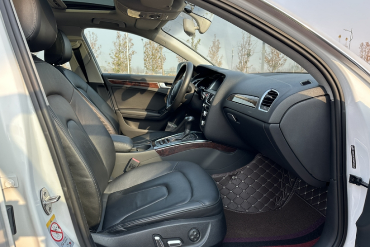 奥迪A4L 2013款 35 TFSI 自动舒适型中控内饰7002