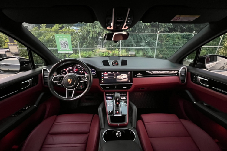 保时捷 2022款 Cayenne 3.0T 铂金版中控内饰7002