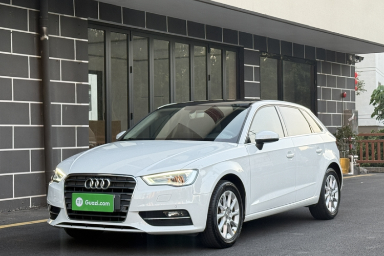 奥迪A3 2015款 Sportback 35 TFSI 百万纪念智领型车身外观1