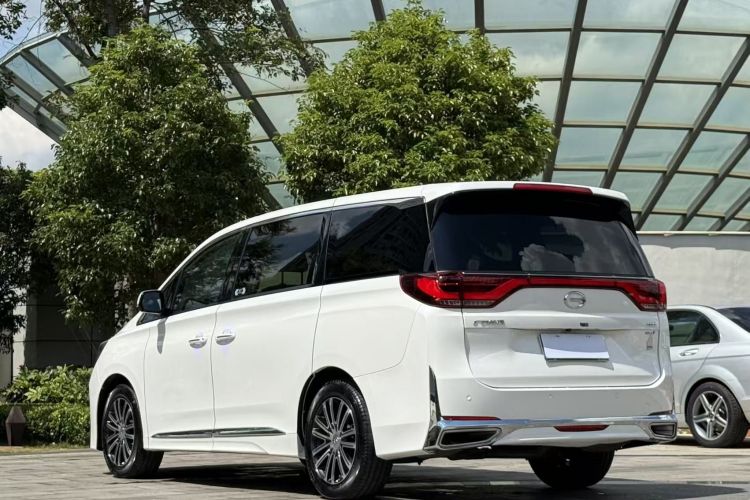 广汽传祺 传祺M8 2021款 领秀系列 390T 尊贵版车身外观6004