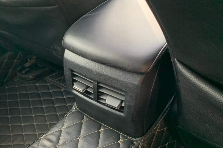 雷克萨斯IS 2017款 300 锋尚版中控内饰7015