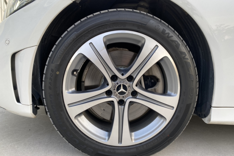 奔驰C级 2019款 改款 C 260 L 运动版车身外观6008